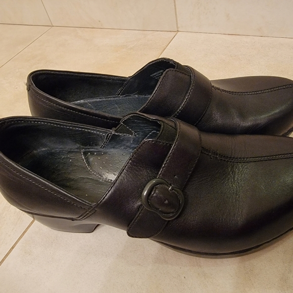 Dansko Black Leather Shoes - Picture 13 of 15